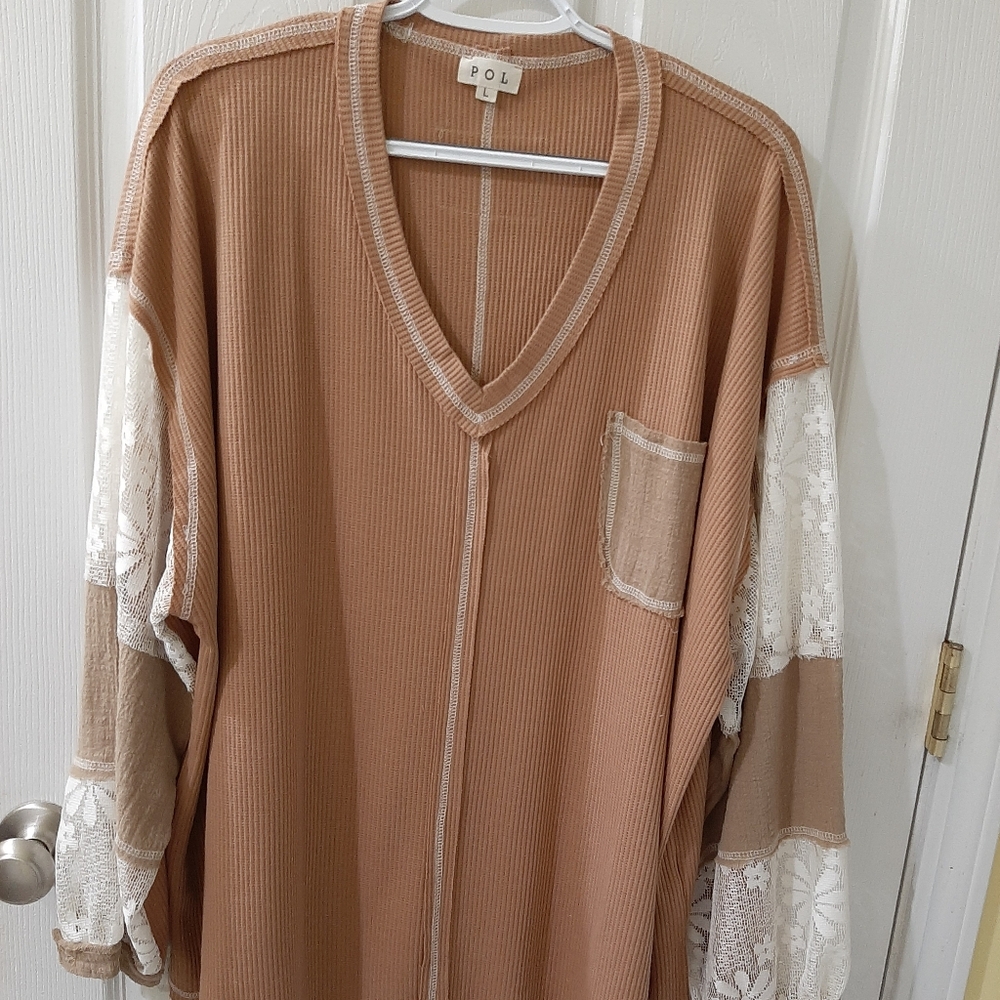 POL Tan and Cream Lace Sleeve Top